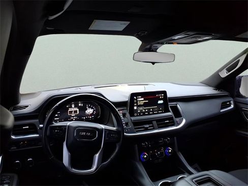 Used 2022 GMC Yukon XL SLE w/ Gmc Pro Safety Plus Package image 9