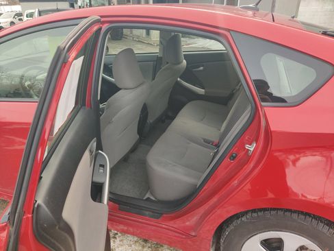 Used 2014 Toyota Prius Five image 10