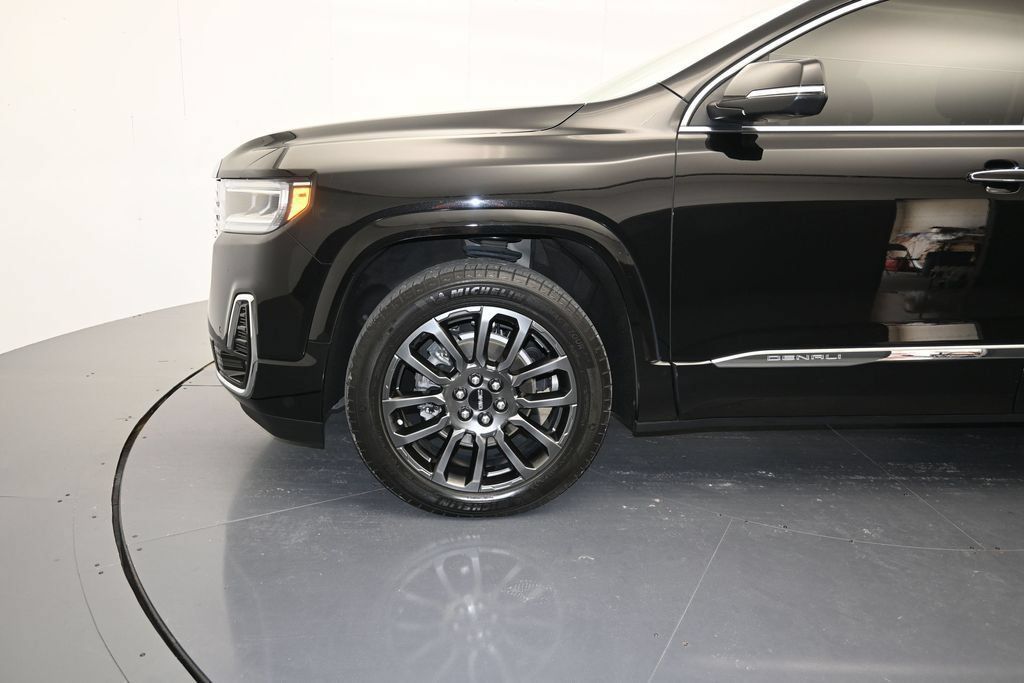 Certified 2023 GMC Acadia Denali w/ Black Diamond Edition FWD image 9