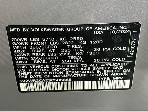 Used 2025 Volkswagen Atlas SE FWD image 12