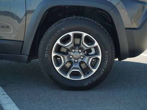 Used 2021 Jeep Cherokee Trailhawk image 44