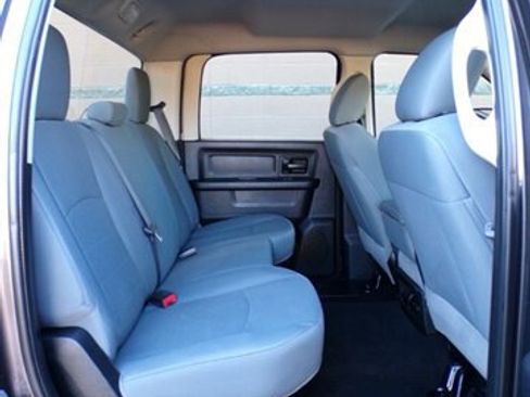 Used 2018 RAM 2500 Tradesman w/ Chrome Appearance Group image 28