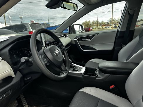 Used 2023 Toyota RAV4 XLE image 10
