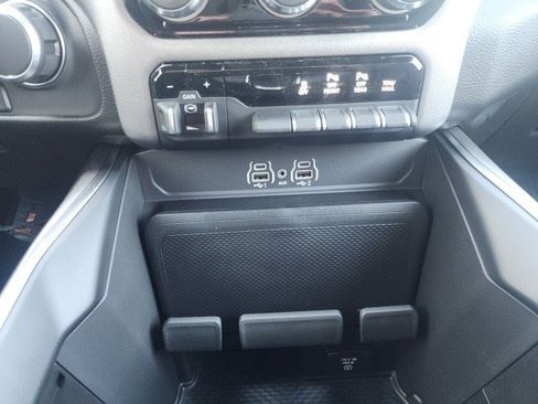 New 2026 RAM 1500 4x4 Crew Cab image 6