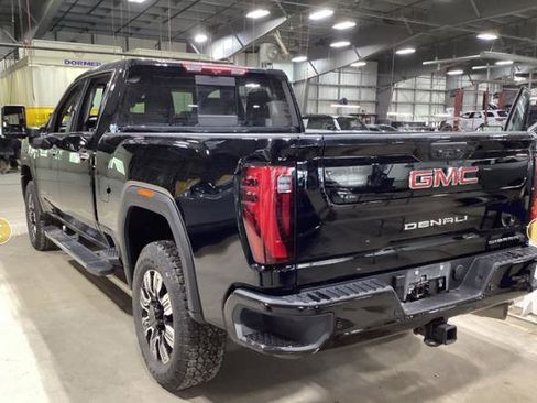 Used 2025 GMC Sierra 2500 Denali w/ Denali Reserve Package AWD/4WD image 9