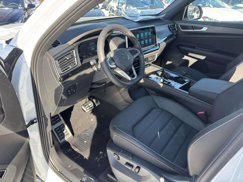 New 2026 Volkswagen Atlas Cross Sport SEL R-Line AWD/4WD image 25