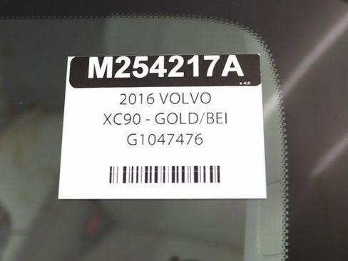 Used 2016 Volvo XC90 T6 Momentum w/ Momentum Plus Package image 30
