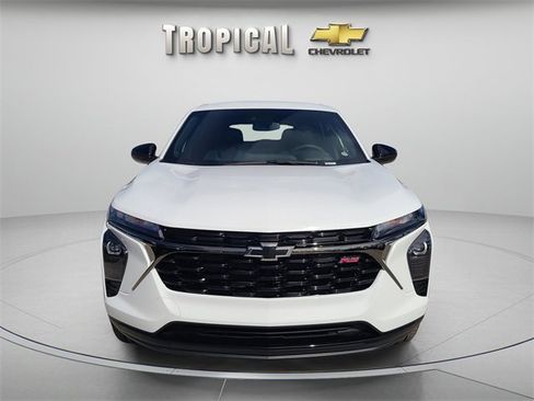 New 2026 Chevrolet Trax RS image 2