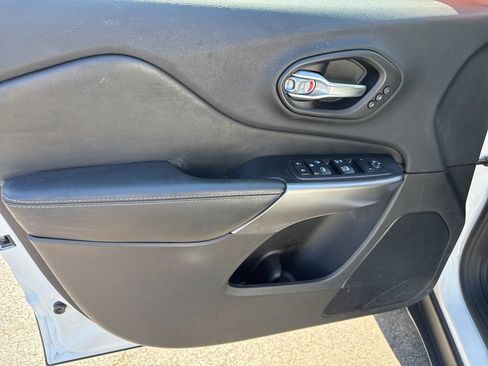 Used 2020 Jeep Cherokee Limited AWD/4WD image 21