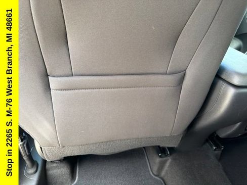 Used 2023 Chevrolet TrailBlazer LT AWD/4WD image 16