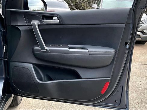 Used 2020 Kia Sportage LX image 20