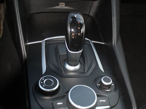 Used 2017 Alfa Romeo Giulia AWD image 14