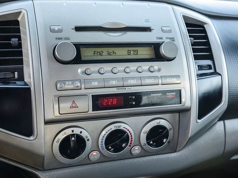 Used 2006 Toyota Tacoma PreRunner image 28