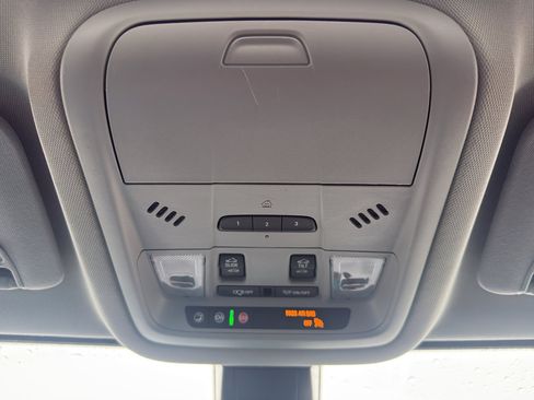 Used 2022 GMC Acadia AT4 w/ Technology Package AWD/4WD image 23