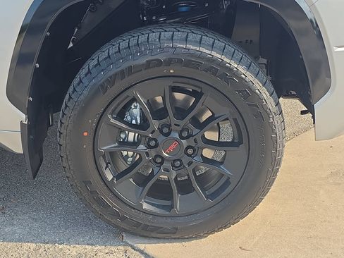 New 2026 Toyota Tundra Platinum w/ TRD Off-Road Package AWD/4WD image 28