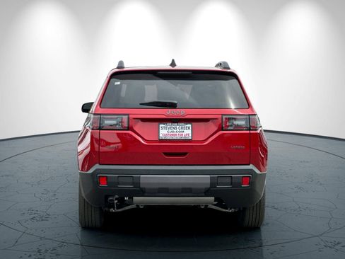 New 2026 Jeep Cherokee Laredo image 5
