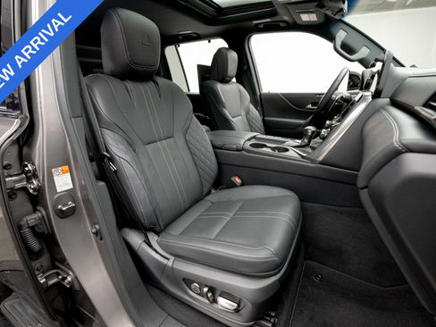 Used 2022 Lexus LX 600 4WD w/ Accessory Package (Z1) image 15