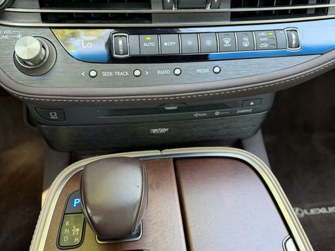 Used 2019 Lexus LS 500 w/ Interior Upgrade Package RWD image 27