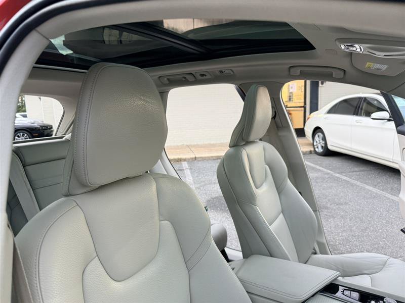 Used 2020 Volvo XC60 T5 Momentum AWD/4WD image 14