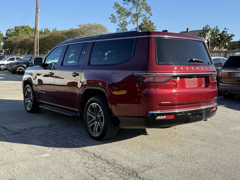 Used 2023 Jeep Wagoneer L Series II image 5