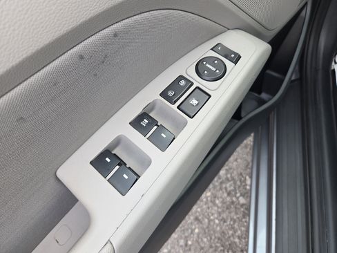 Used 2019 Hyundai Elantra SEL image 16