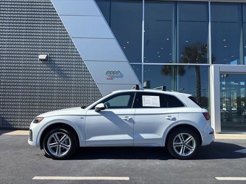 Used 2023 Audi Q5 e Premium Plus w/ Premium Plus Package AWD/4WD image 3