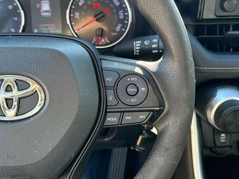 Used 2022 Toyota RAV4 LE image 27