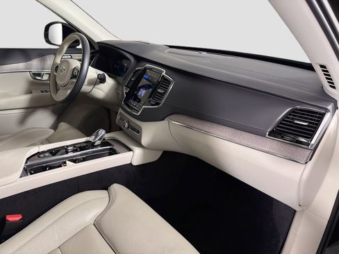 Certified 2024 Volvo XC90 B5 Plus image 32