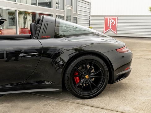 Used 2018 Porsche 911 Targa 4S image 5