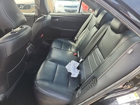 Used 2015 Toyota Camry XLE image 11