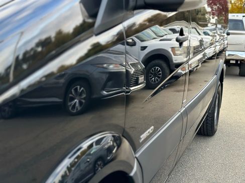 Used 2014 Mercedes-Benz Sprinter 2500 image 13