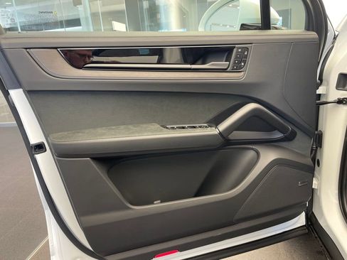 Used 2026 Porsche Cayenne GTS image 13