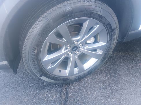 Certified 2023 Ford Explorer XLT w/ Equipment Group 202A image 4