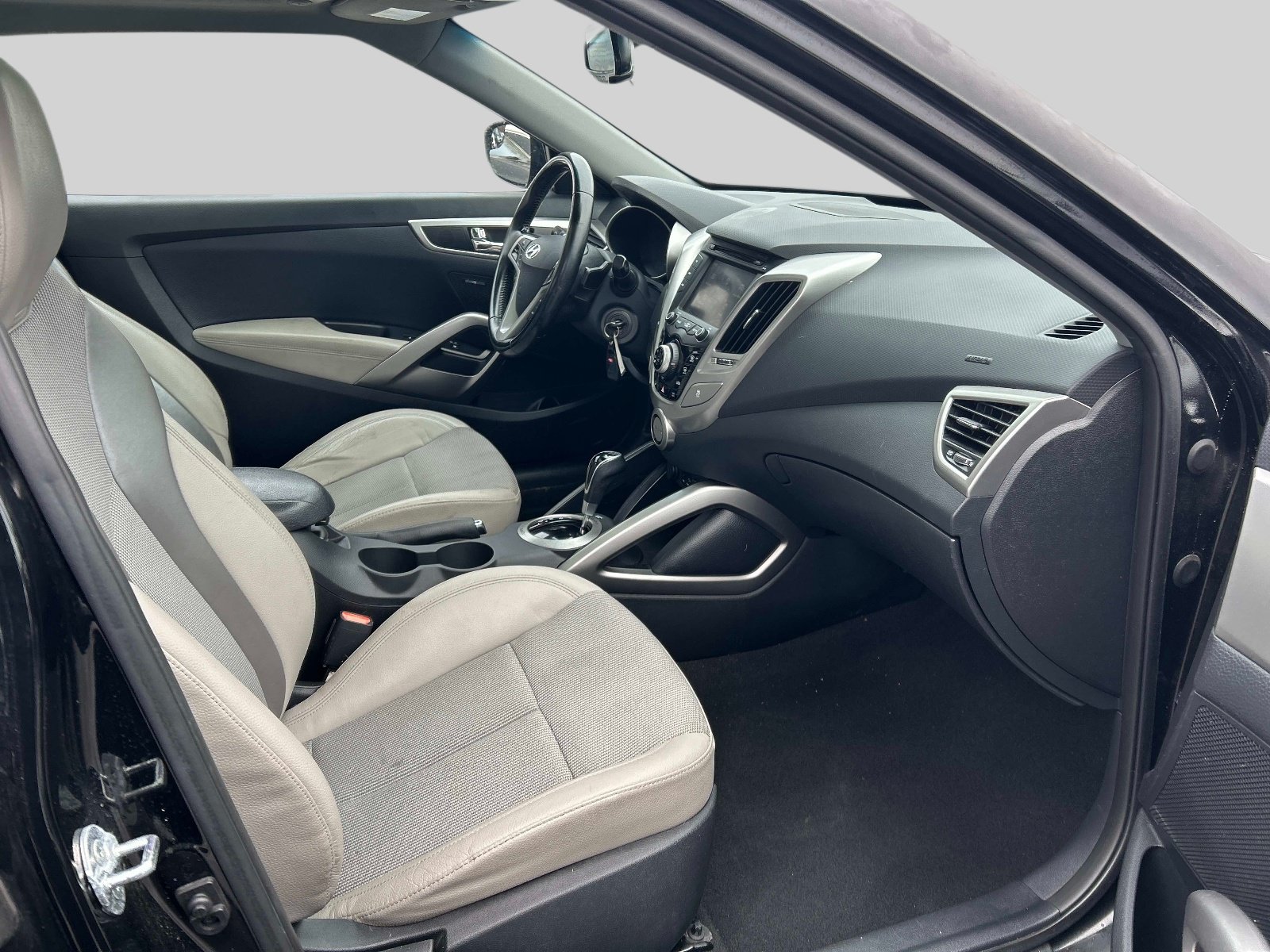 Used 2014 Hyundai Veloster w/ Style Package 02 FWD image 14