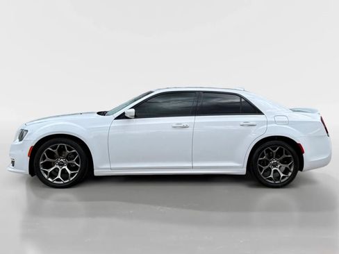 Used 2018 Chrysler 300 S w/ 300S Premium Group image 2