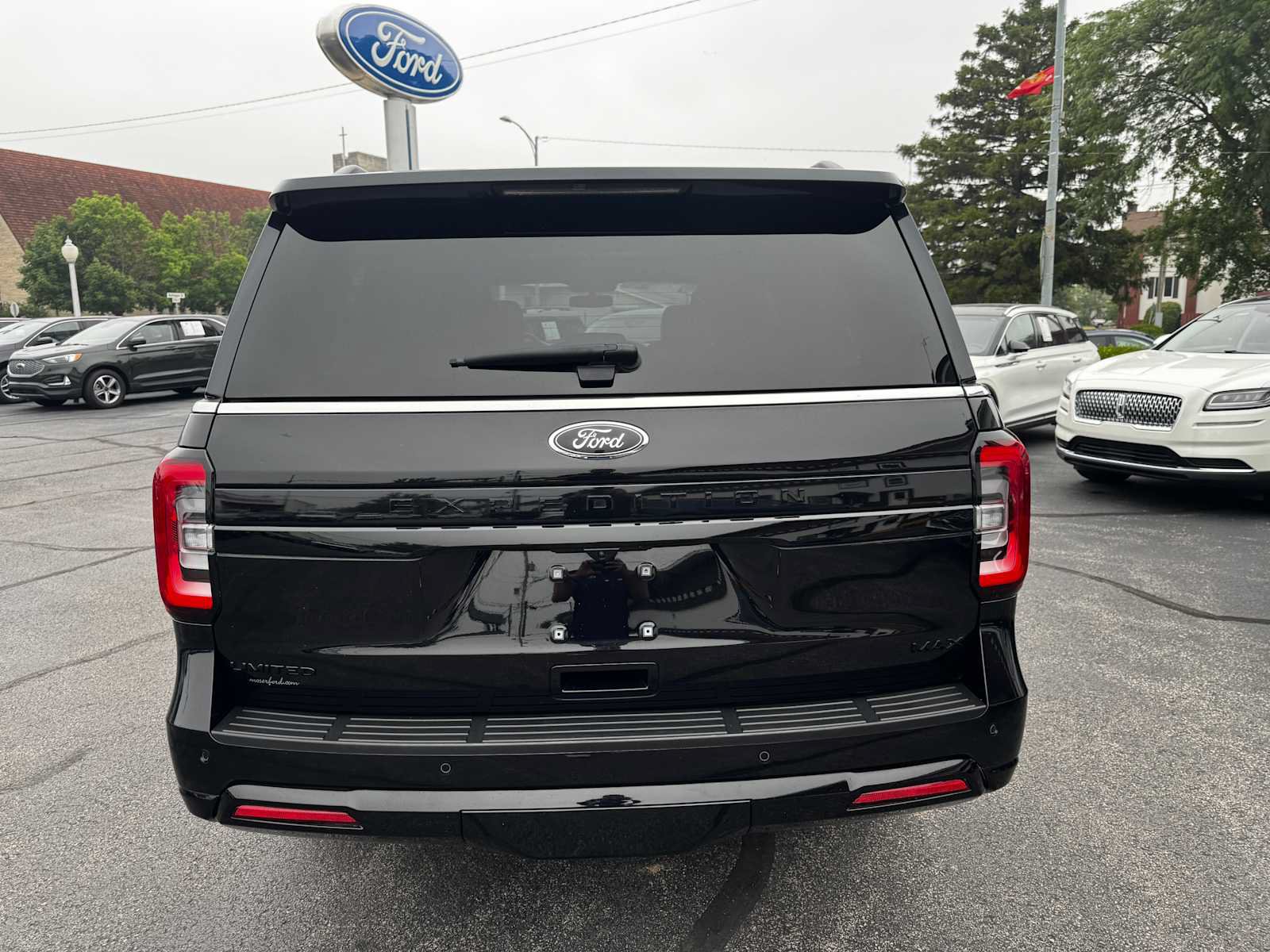 Used 2023 Ford Expedition Max Limited AWD/4WD image 8