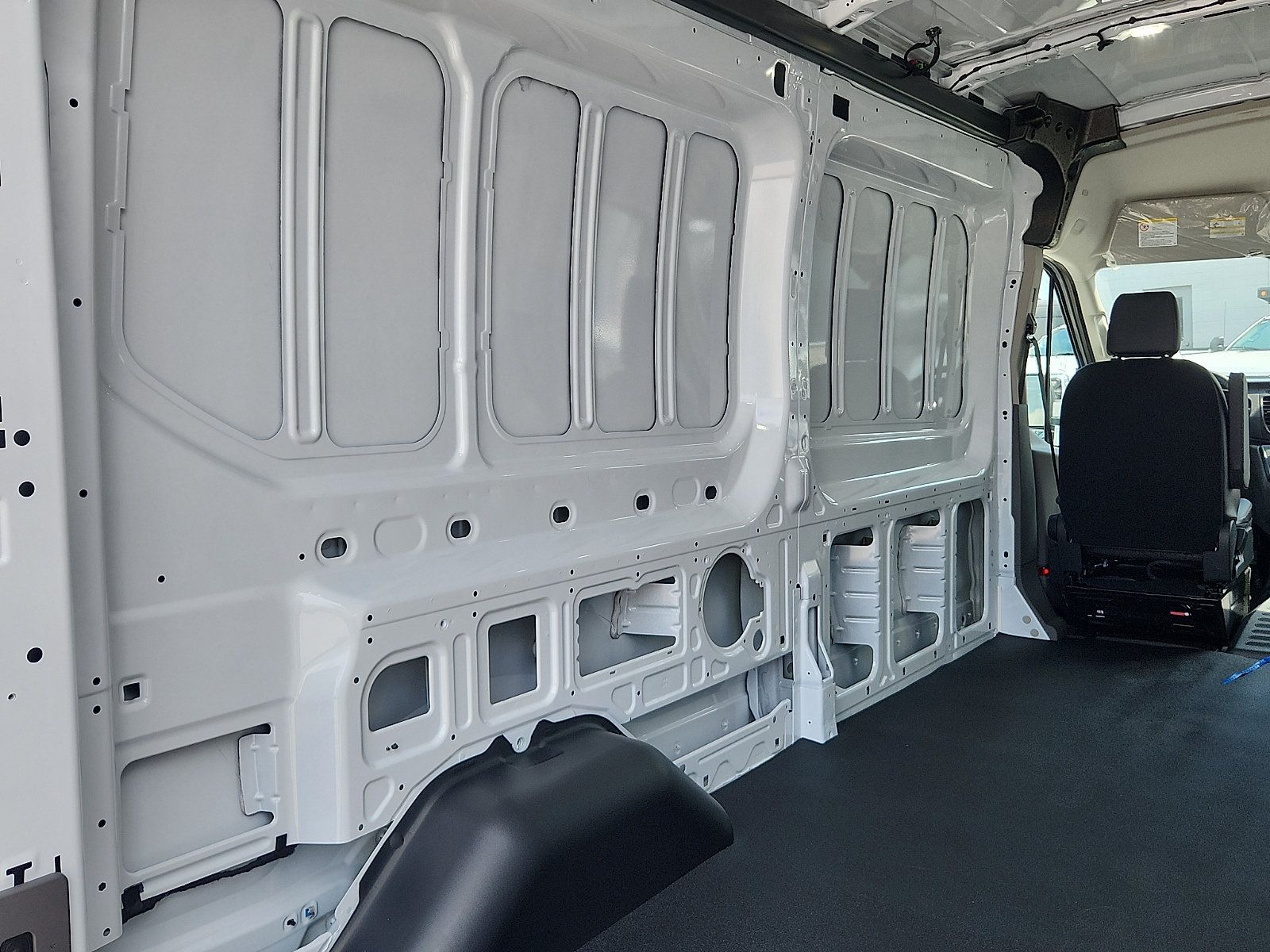 New 2026 Ford Transit 250 148 Medium Roof RWD image 15