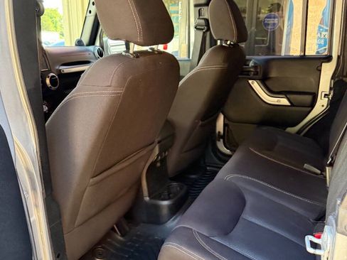 Used 2014 Jeep Wrangler Unlimited Sahara AWD/4WD image 14