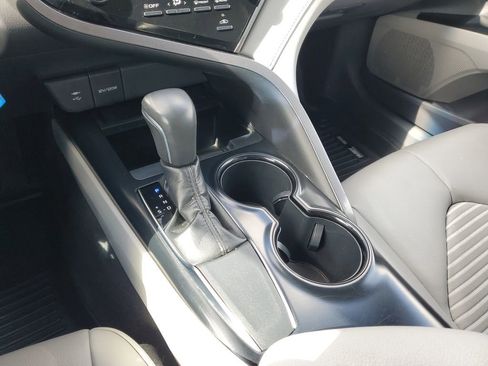 Used 2019 Toyota Camry SE image 25
