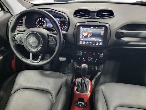 Used 2022 Jeep Renegade Trailhawk w/ Trailer Tow Group AWD/4WD image 29