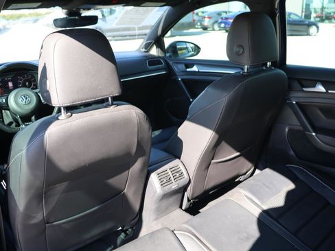 Used 2019 Volkswagen Golf 4-Door image 17