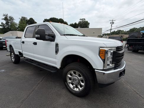 Used 2017 Ford F250 XL w/ Power Equipment Group AWD/4WD image 10