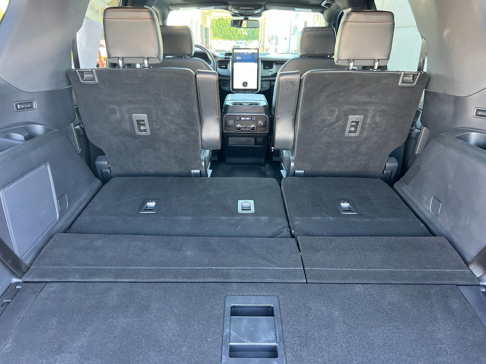 Used 2024 Ford Expedition Platinum RWD image 15
