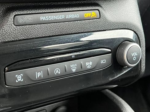 Certified 2023 Ford Escape Platinum AWD/4WD image 23