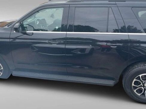 Used 2024 Ford Expedition Max XLT AWD/4WD image 4