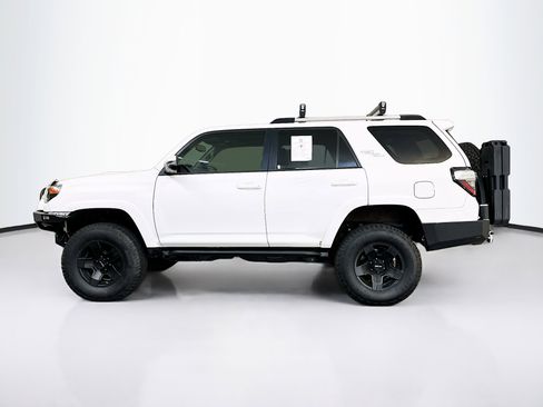 Used 2017 Toyota 4Runner TRD Off-Road Premium image 4