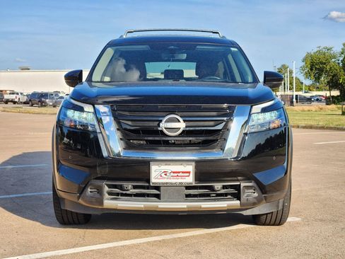 Used 2023 Nissan Pathfinder Platinum w/ Cargo Package FWD image 7