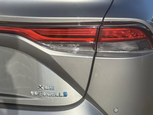 Used 2022 Toyota Mirai XLE w/ Advanced Technology Package image 25