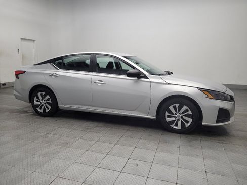 Used 2024 Nissan Altima 2.5 S image 11