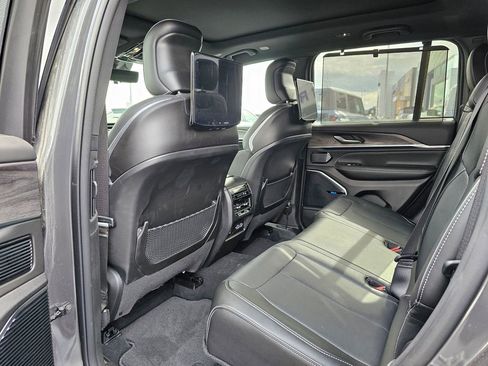 New 2023 Jeep Grand Cherokee Overland w/ Advanced Protech Group III image 7